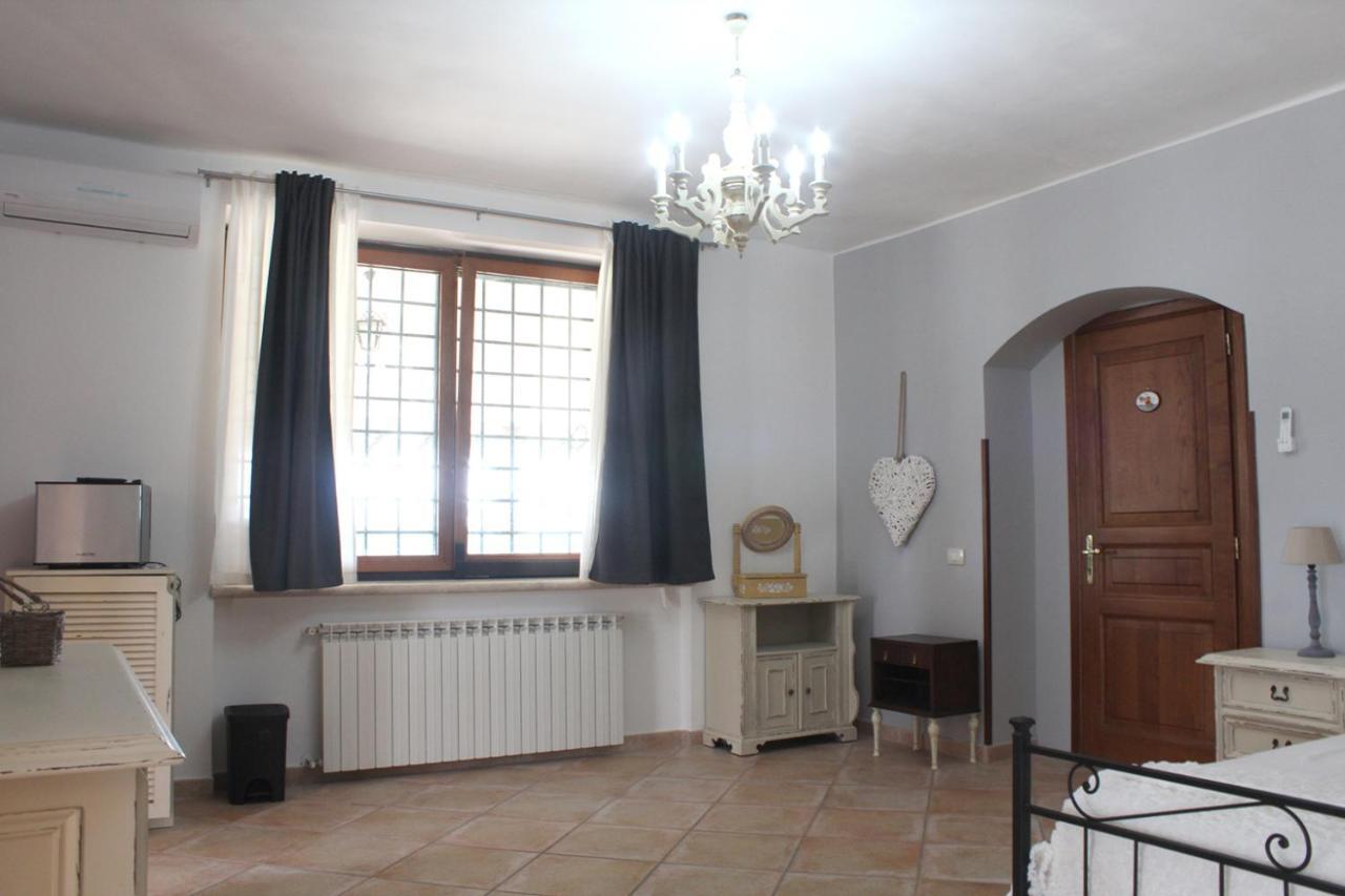 Il Granaio Del Pavone Nepi Exterior foto