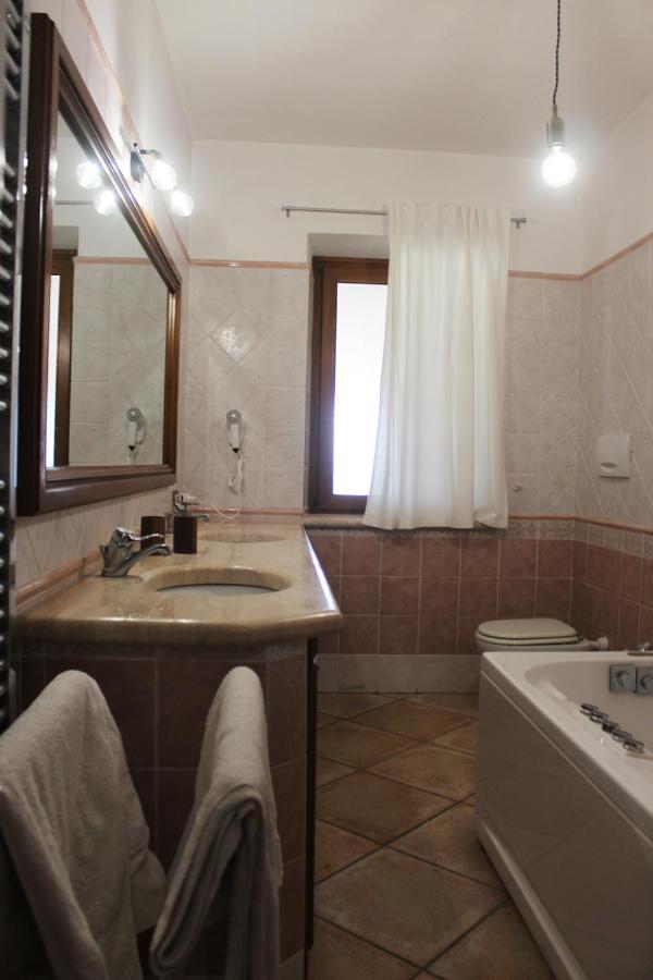 Il Granaio Del Pavone Nepi Exterior foto